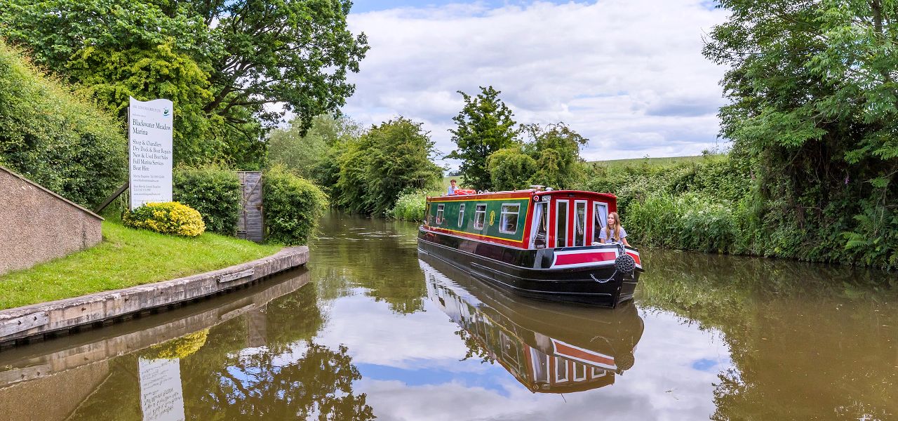 Canal Boat Holidays and traditional boat hire on the historic UK Canals